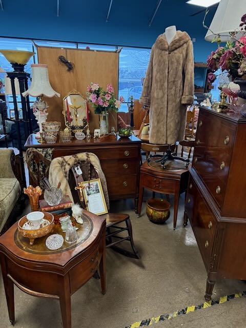 Come warm up this weekend with hot treasures at Empty the Nest!… - mailchi.mp/emptythenest.n…
