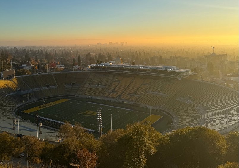 TheCalCentel's tweet image. Church looks extra good tonight