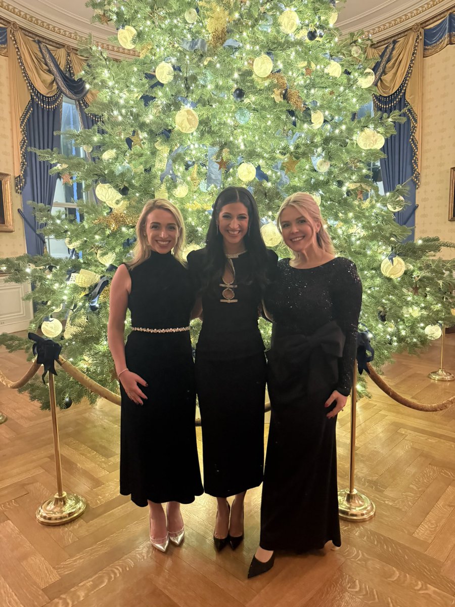 KatieMiller's tweet image. A Christmas night out with good friends ❤️ @karolineleavitt