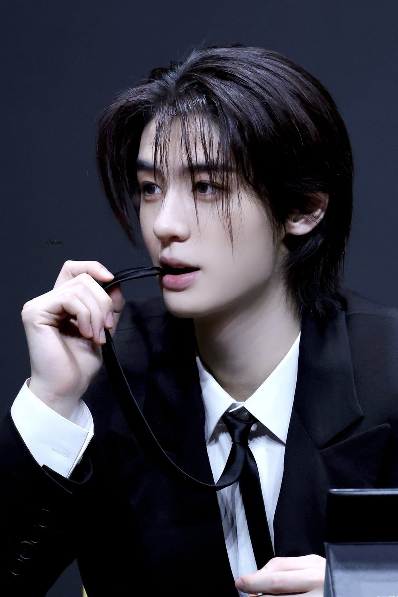 SoniaaaCath's tweet photo. 251211
👔
#이한 #LEEHAN #イハン #보이넥스트도어
#BOYNEXTDOOR https://t.co/z5ntRIQFcQ