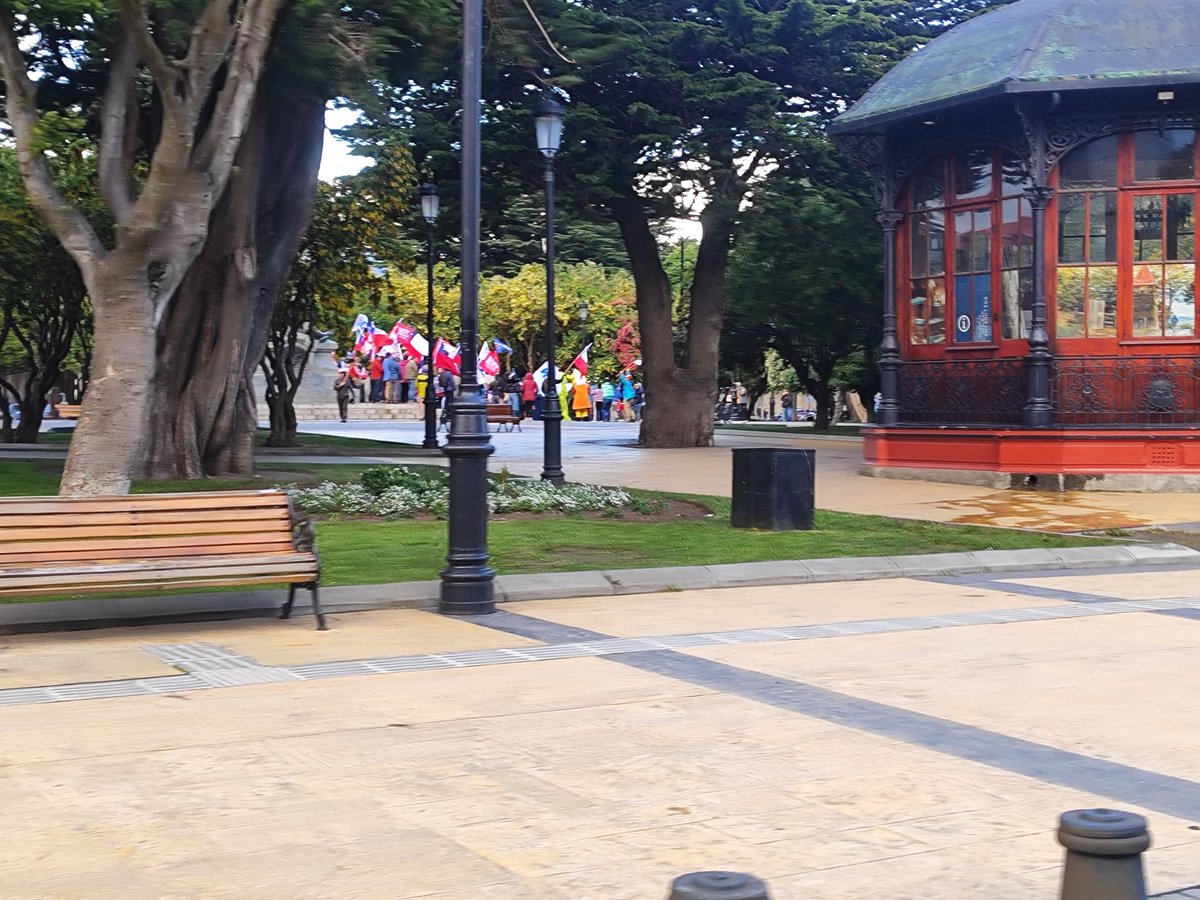FloresHect1355's tweet photo. @DRESTRUM__Pl Así fue en punta arenas, ni el 30 % de la plaza https://t.co/i6ucmX0GNw