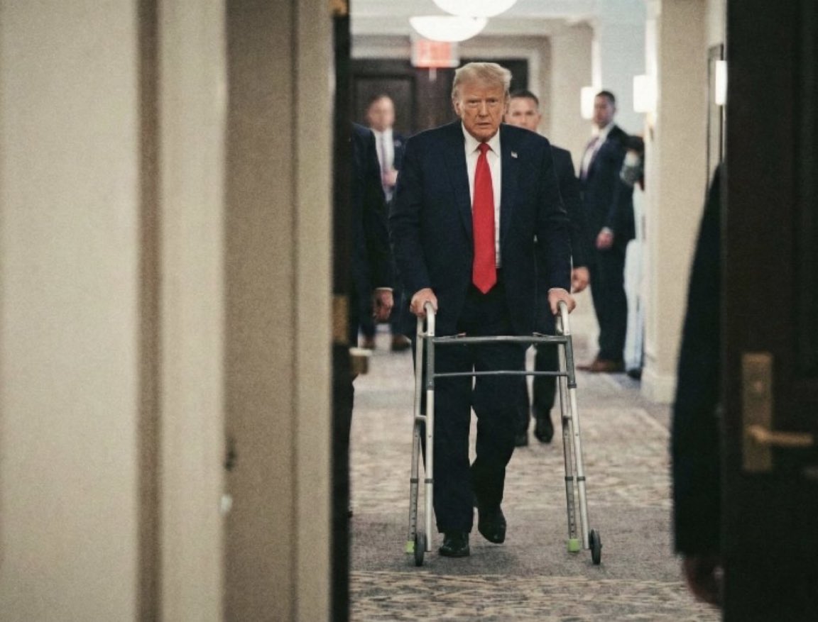 LucasSa56947288's tweet image. It looks like an image has leaked showing Donald Trump using a walker moments after he signed an executive order banning states from regulating AI: