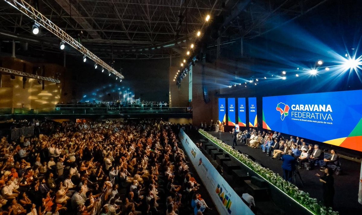 Hoje participei da Caravana Federativa em Minas Gerais, um importante espaço de integração entre Governo Federal, estados e municípios. Em Belo Horizonte, equipes de nossos ministérios realizaram atendimentos técnicos a gestores de mais de 600 municípios, fortalecendo a