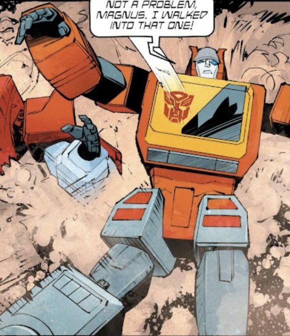 Cheeseratzz's tweet photo. Look at him chat….

I love him so much genuinely I was so giddy when I saw him
#transformers https://t.co/AH3DJ4yS9y