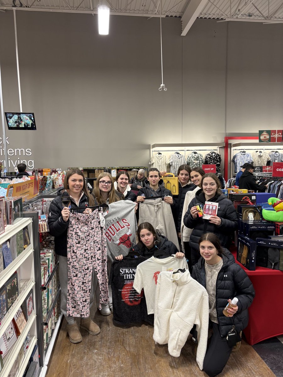 JrDolphins's tweet photo. Giving a little extra this holiday season! Selfless act by the @JrDolphins to help those in need. #SantasComing #GivingBack #BleedBlue https://t.co/t4SybaKFBg