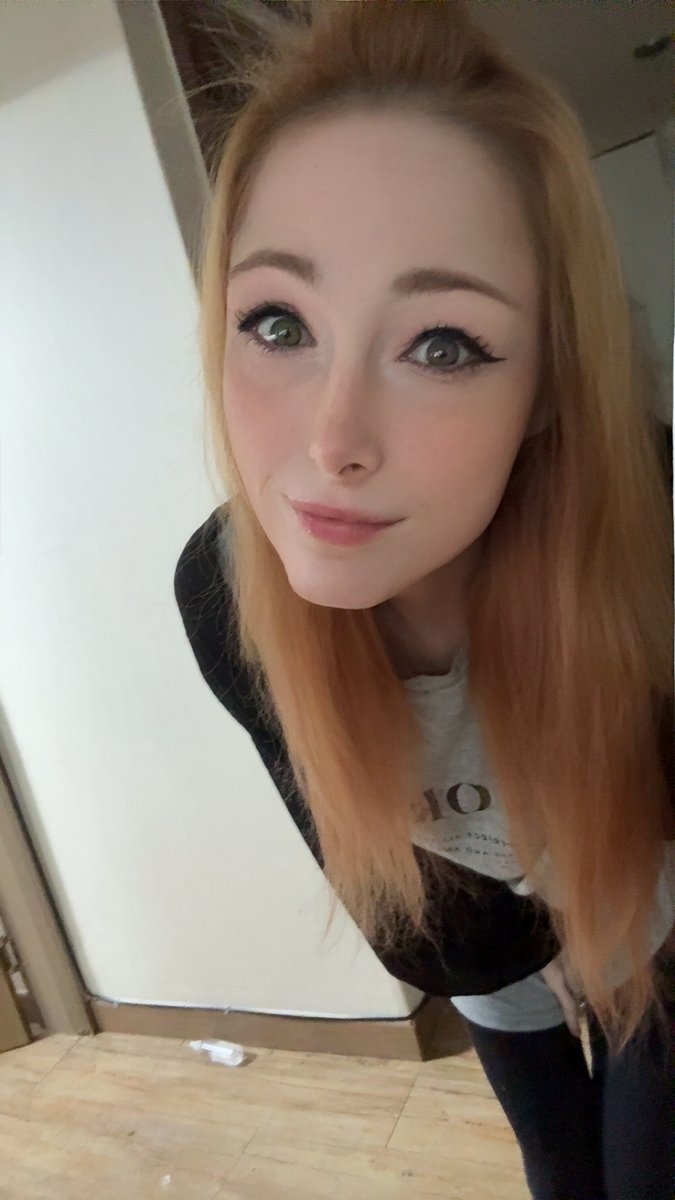 SpookyEimi's tweet photo. ⭐️Going Live Over On⭐️https://t.co/BaFJk4Ager

🌹Continuing On With The #silenthillf story 🌹

❣️Hope To See You There ❣️

#KickStreaming #HorrorGames #gamergirl #silenthill #comeandwatch #cozygaming #ADHD #vibe #follow https://t.co/cNvYZOZdBW