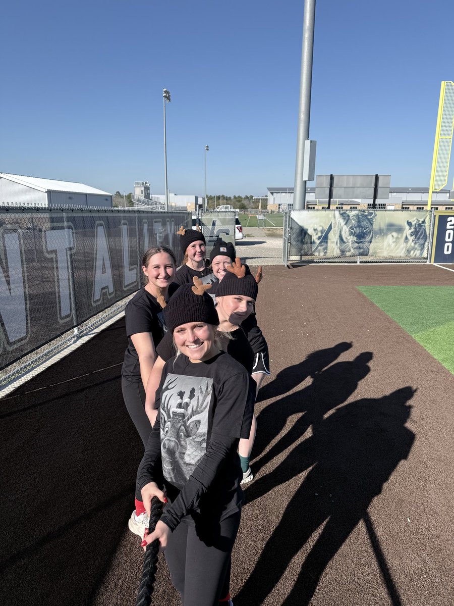 LakeCreek_SB's tweet photo. LION FANS! 🦁 

YOU CAN HELP TEAMS EARN POINTS!

𝐑𝐞𝐭𝐰𝐞𝐞𝐭𝐬 𝐚𝐧𝐝 𝐟𝐚𝐯𝐨𝐫𝐢𝐭𝐞𝐬 𝐛𝐨𝐭𝐡 𝐜𝐨𝐮𝐧𝐭 𝐚𝐬 𝟏 𝐩𝐨𝐢𝐧𝐭 𝐞��𝐜𝐡, 𝐭𝐞𝐚𝐦 𝐰𝐢𝐭𝐡 the 𝐦𝐨𝐬𝐭 𝐩𝐨𝐢𝐧𝐭𝐬 𝐚𝐭 𝟐:𝟎𝟎 𝐏𝐌 𝐭𝐨𝐦𝐨𝐫𝐫𝐨𝐰 𝐰𝐢𝐥𝐥 𝐫𝐞𝐜𝐞𝐢𝐯𝐞 𝟏𝟎 𝐏𝐎𝐈𝐍𝐓𝐒

RADICAL REINDEER! https://t.co/TR4nzAsXIq