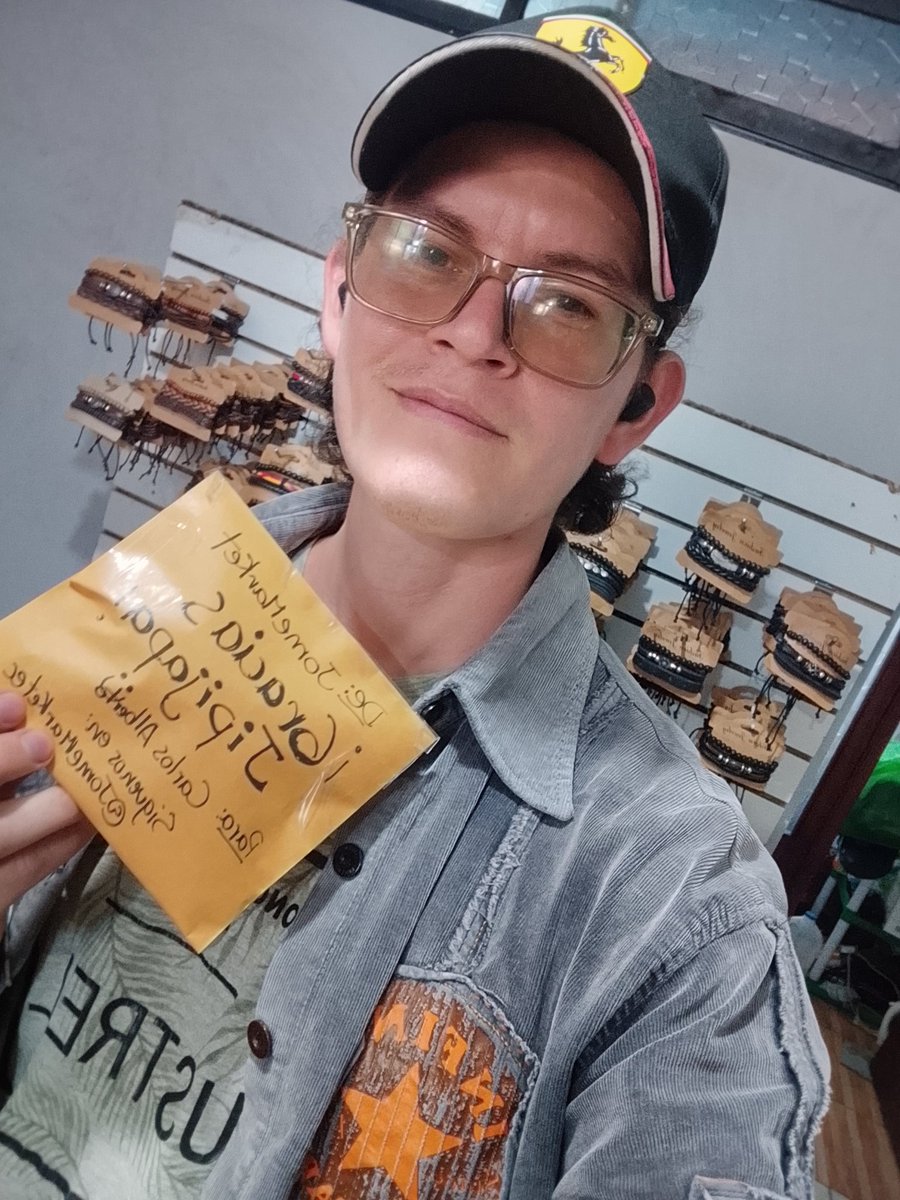jomemarket's tweet image. ¡Hola! 😎
Te saluda Enrique de JOME market, tu tienda en línea.

📍Estamos ubicados en el sur de Quito (entrega inmediata) y hacemos envíos por Servientrega o encomienda a todo Ecuador.✍🏻

Catálogo y pedidos en WhatsApp 👇🏻 
wa.me/c/593963992458

#ecuador #comprasenlinea #Quito