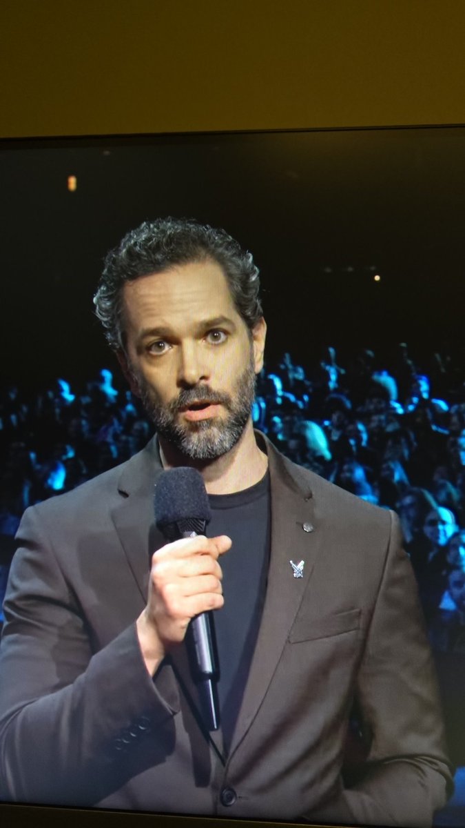 الله لا يوفقه ذا الصهيوني