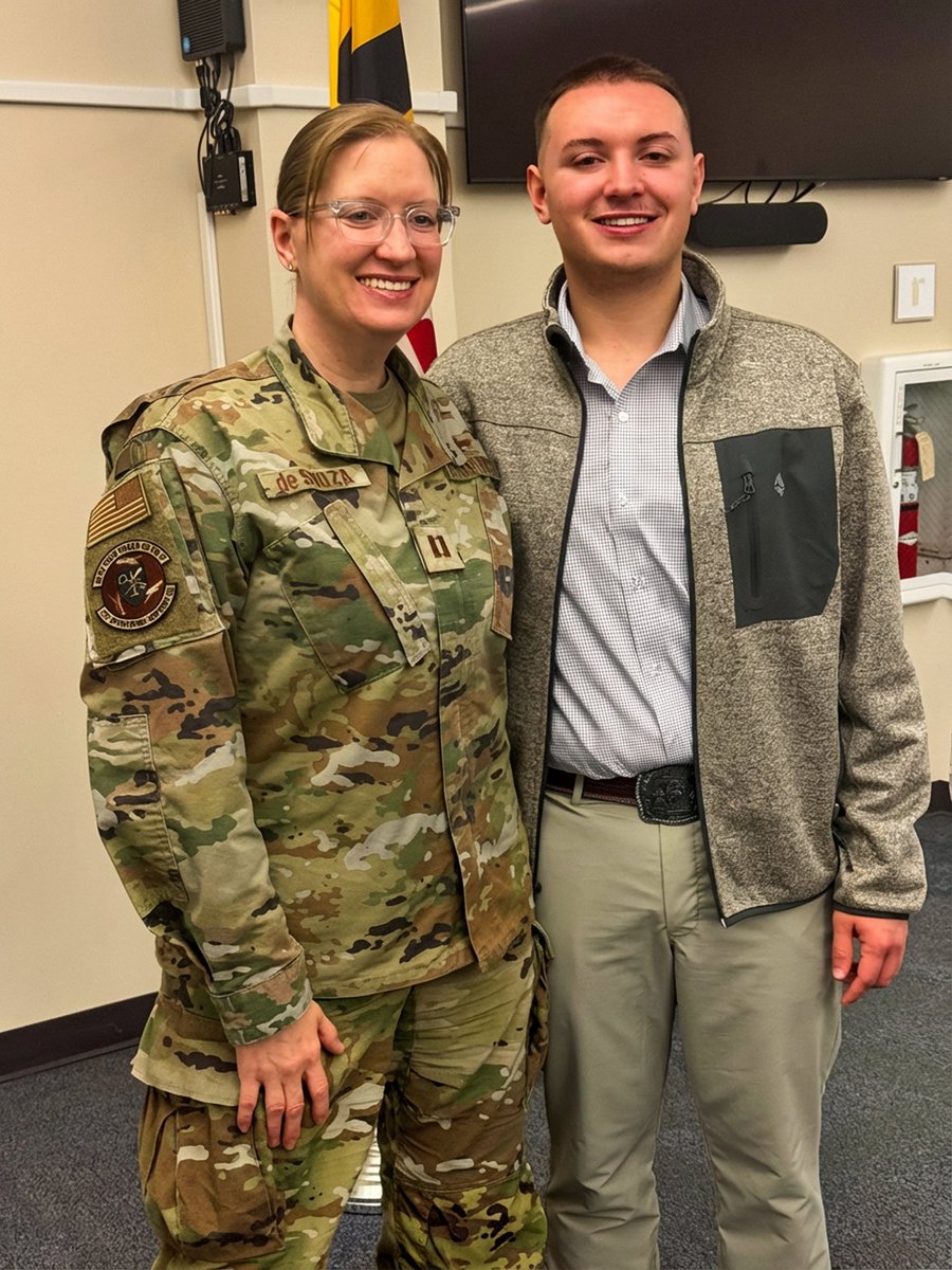 Cyber_Christine's tweet photo. I had the most incredible honor to administer the Oath of Enlistment to my son as he joined the United States Air Force today in the Maryland Air National Guard #proudmomma https://t.co/CZn1opTcQt
