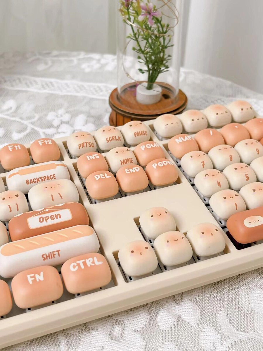 MonsGeek's tweet photo. It's MonsGeek MG108B Bun Wonderland Full-sized Keyboard. ๐ฅฏโจ
Making typing way more fun!
#monsgeek #monsgeekmg108b #akko #akkokeycaps #akkokeyboard #cutekeyboard #cutesetup #customkeyboard #custombuild https://t.co/4VuIqJzHe6