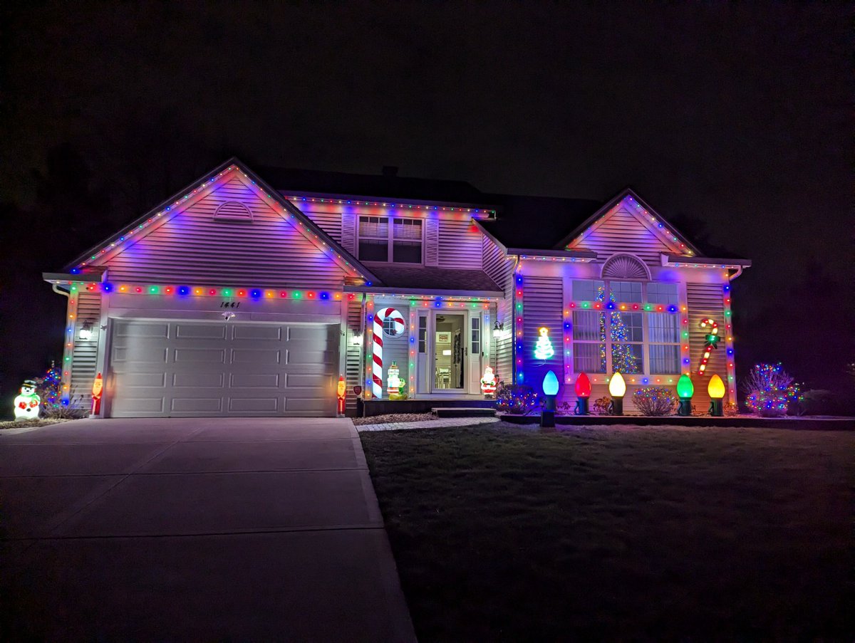 bartlettil's tweet photo. ✨ Have you taken a stroll or a drive to admire your neighbors' holiday decorations? Tomorrow is the final day to showcase your decorating prowess!
Apply to Participate:
https://t.co/soUJ4myBLl
View Participants &amp; Cast Your Vote (12/13 - 12/28):
https://t.co/pVYkFa9t9Z https://t.co/tXtK7zt3At