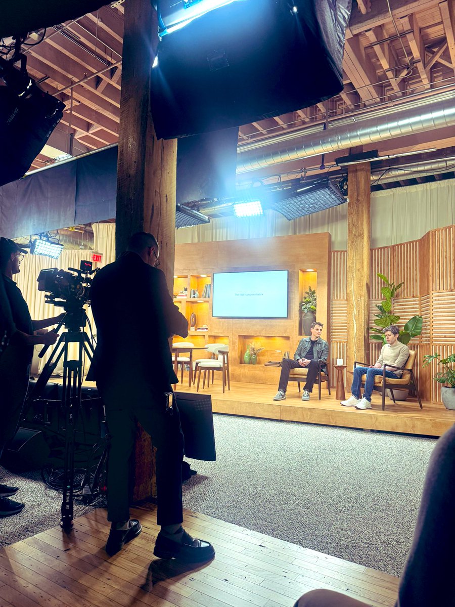 Masha Bucher tweet media