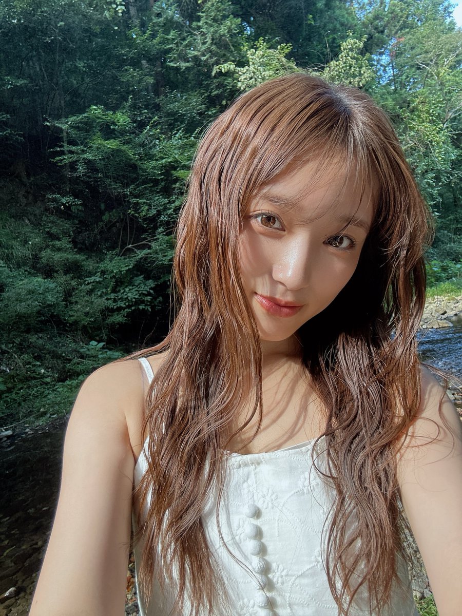 Nako_Gall's tweet image. [📸] 251212 나코 인스타그램💕 (1/3)

📎instagram.com/p/DSJLN-AEx8V/

#야부키나코 #YabukiNako #矢吹奈子