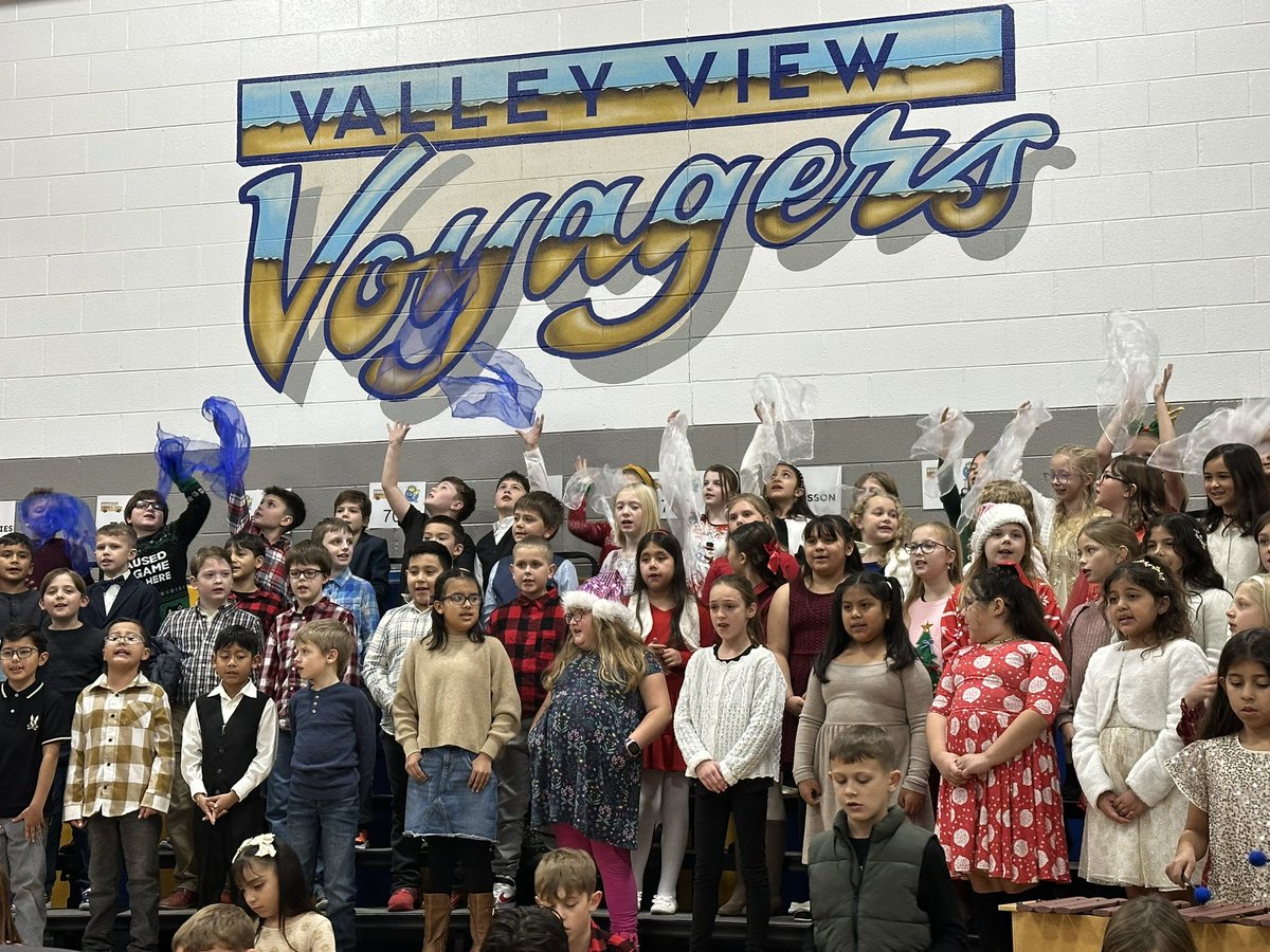 AP_SharpVV's tweet photo. Our third grade concert did not disappoint! Great job third grade, and thank you Mrs. Griswold. #bringonthemusic #festivefun https://t.co/OSXSfgUOYv