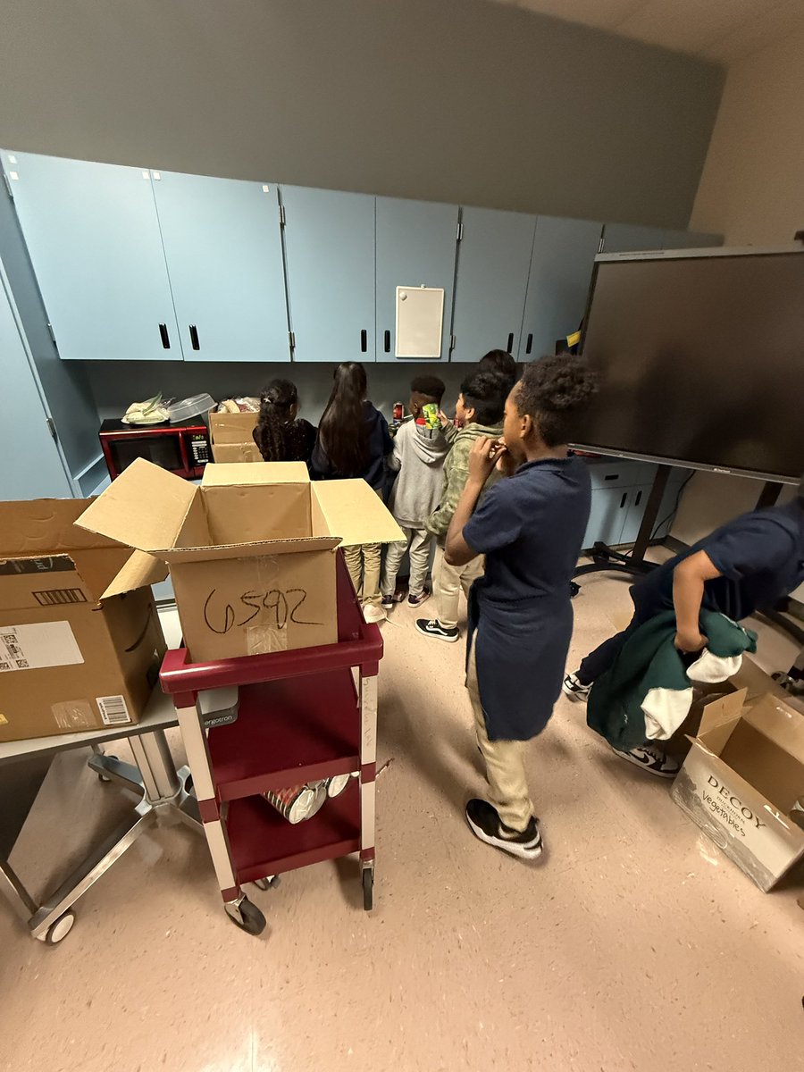 Ms. Castellon M.Ed. tweet media