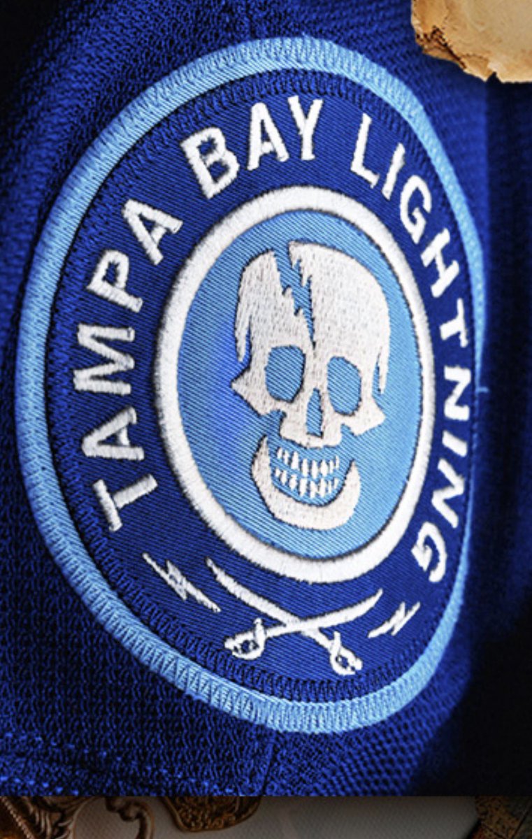 ItsYaBoyChree's tweet photo. Kinda wish this was the logo on the front #GoBolts https://t.co/37JARmS34D