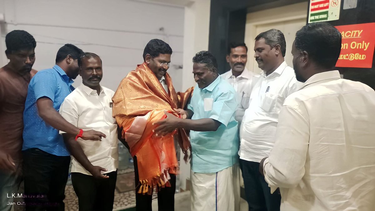 Mayavanvck69's tweet photo. #காலம்_தந்த_கருத்தியல் #சிந்தனையாளர்
நமது கட்சியின் பொதுச்செயலாளரும், காட்டுமன்னார்கோயில் சட்டமன்ற உறுப்பினருமான மாண்பமை அண்ணன் ம.சிந்தனைசெல்வன் அ��ர்களுக்கு நெஞ்சார்ந்த பிறந்தநாள் வாழ்த்துக்கள்..

@thirumaofficial @sinthanaivck #kattumannarkoilmla @velichamtvtamil https://t.co/twhxJhehID