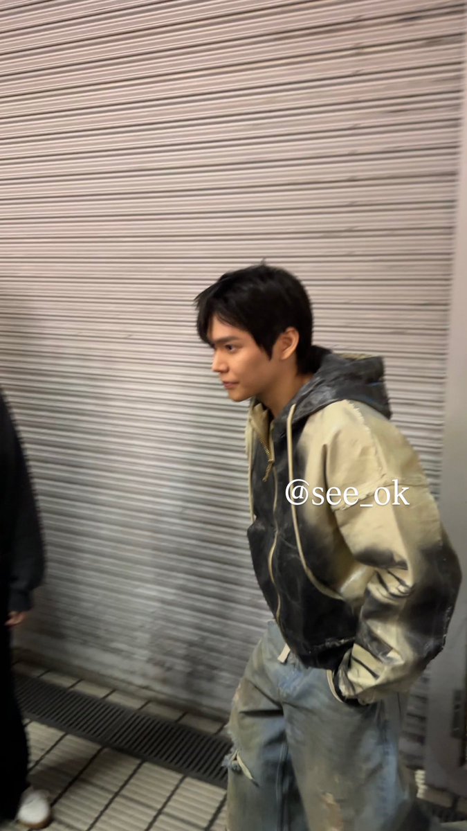 그니까 왜 자꾸 일본만 가면 얼굴폼 씹씹탕치 찍고 오냐고