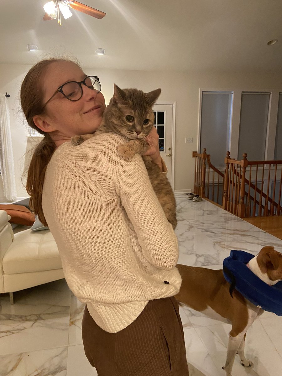 Rip to my bff of 19 years, thank you for letting me paint your nails and dress you up when I was little, you were the sweetest cat in the whooooole world 🐱