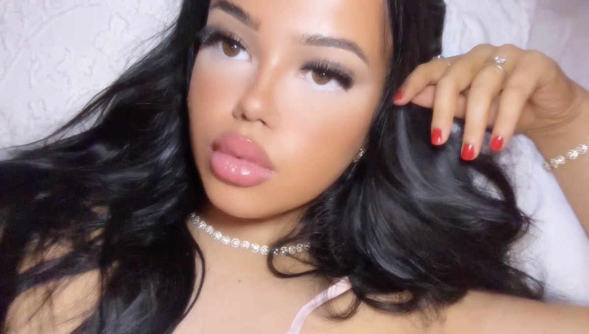 userbbb19's tweet image. Me and the girls are out for drinks tomorrow night😉 who’s paying