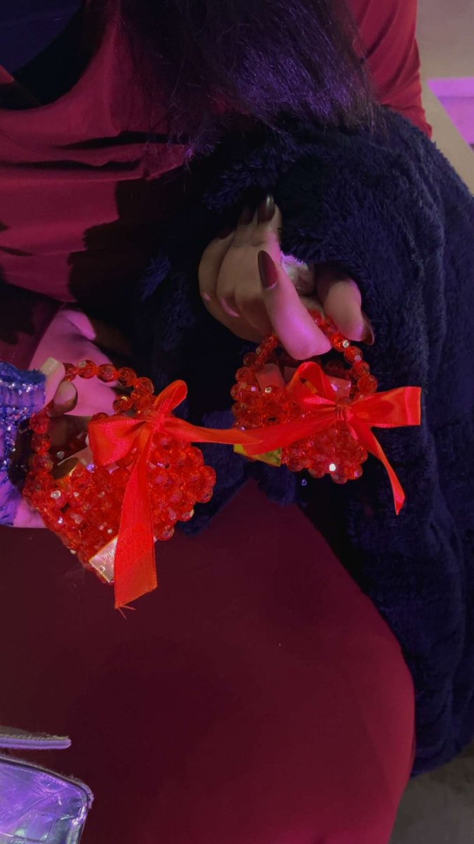 Elaf5516's tweet image. ولو عرسكم قريب لازم تعملو الفال عندي 🤪❤️