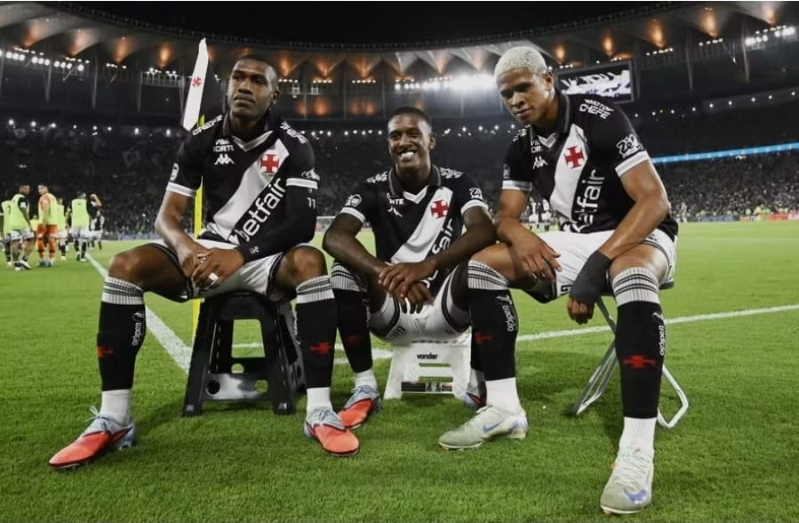 Danteskoo's tweet image. Pintura no Louvre