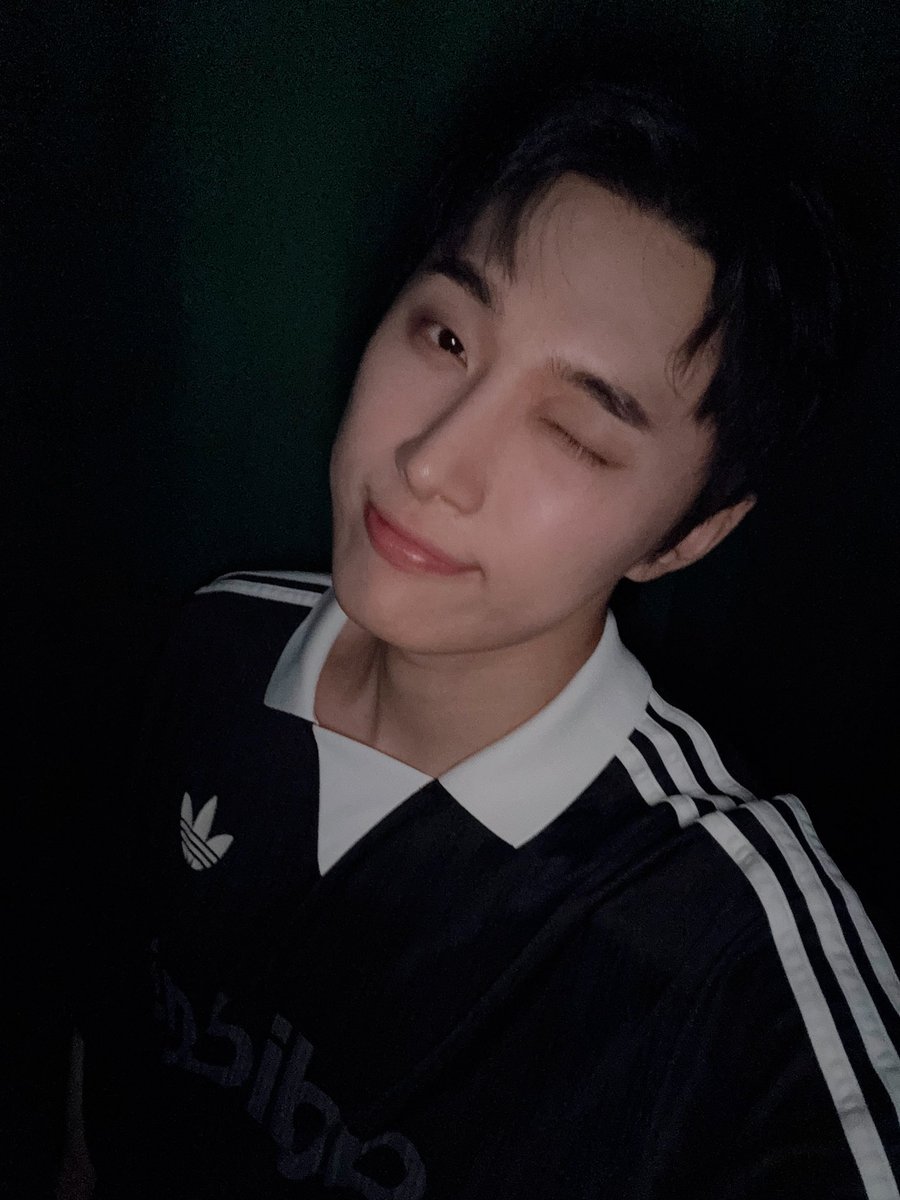 xxtangeo's tweet photo. @omegax_official
OMEGA X is pure talent! He radiates star power! ⭐ He leads with intention and heart, and the result is something that stays with you.

#OMEGAX #SELFDRIVENIDOL
#STARGLOW #TheFirstGlow #Redslippers https://t.co/Hx2lUO6S5M