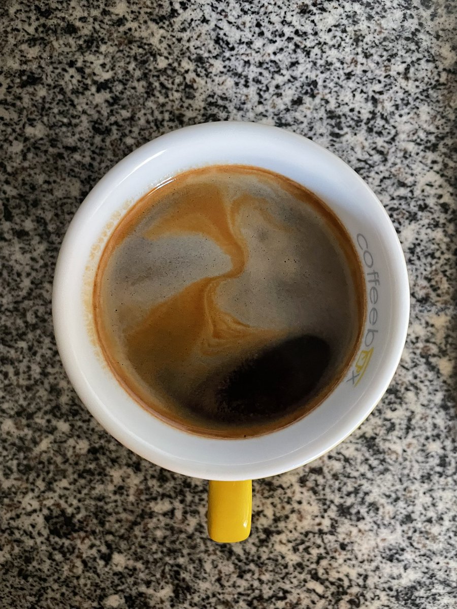 Y mientras tanto, hoy pagué $5 por un puto café americano en una cafetería en el Sambil Candelaria, por cierto nada especial. Ah, me olvidaba, el café de la foto lo hice en casa y es inmensamente superior , gracias a <a href="/savignanocafe/">Savignanocafe</a>