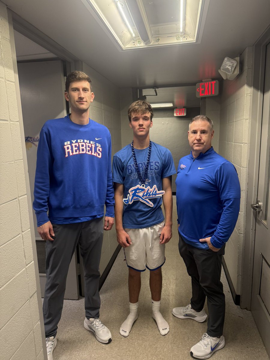 CEIIIQB's tweet image. 2 great wins for us this week over JL Mann and Wade Hampton. Rebels of the game⚔️

JL Mann: Killion Arcila 
Wade Hampton: Walker Burdette