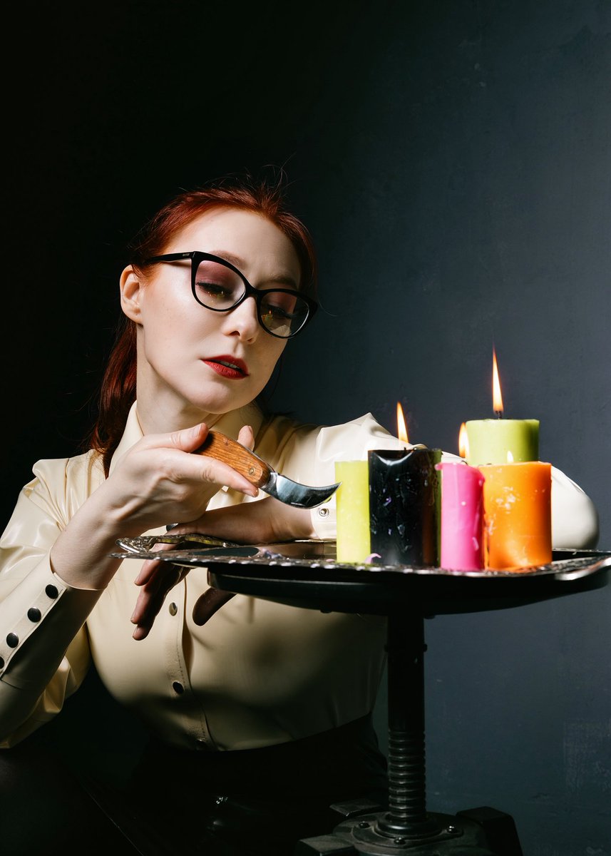 Me and my candles🕯️ 

Posting here while IG continues to disappoint me