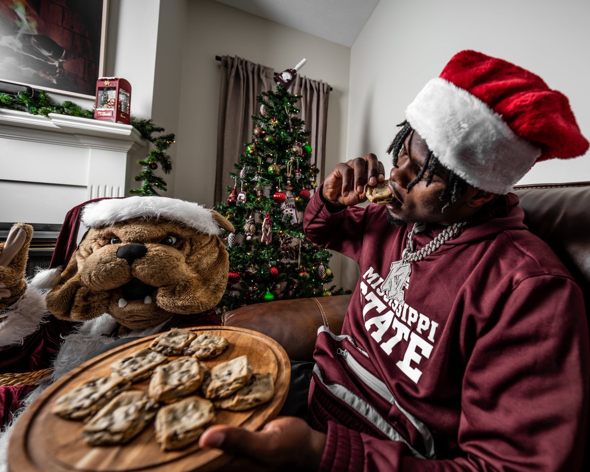 HailStateFB's tweet photo. https://t.co/MV9riML9kg