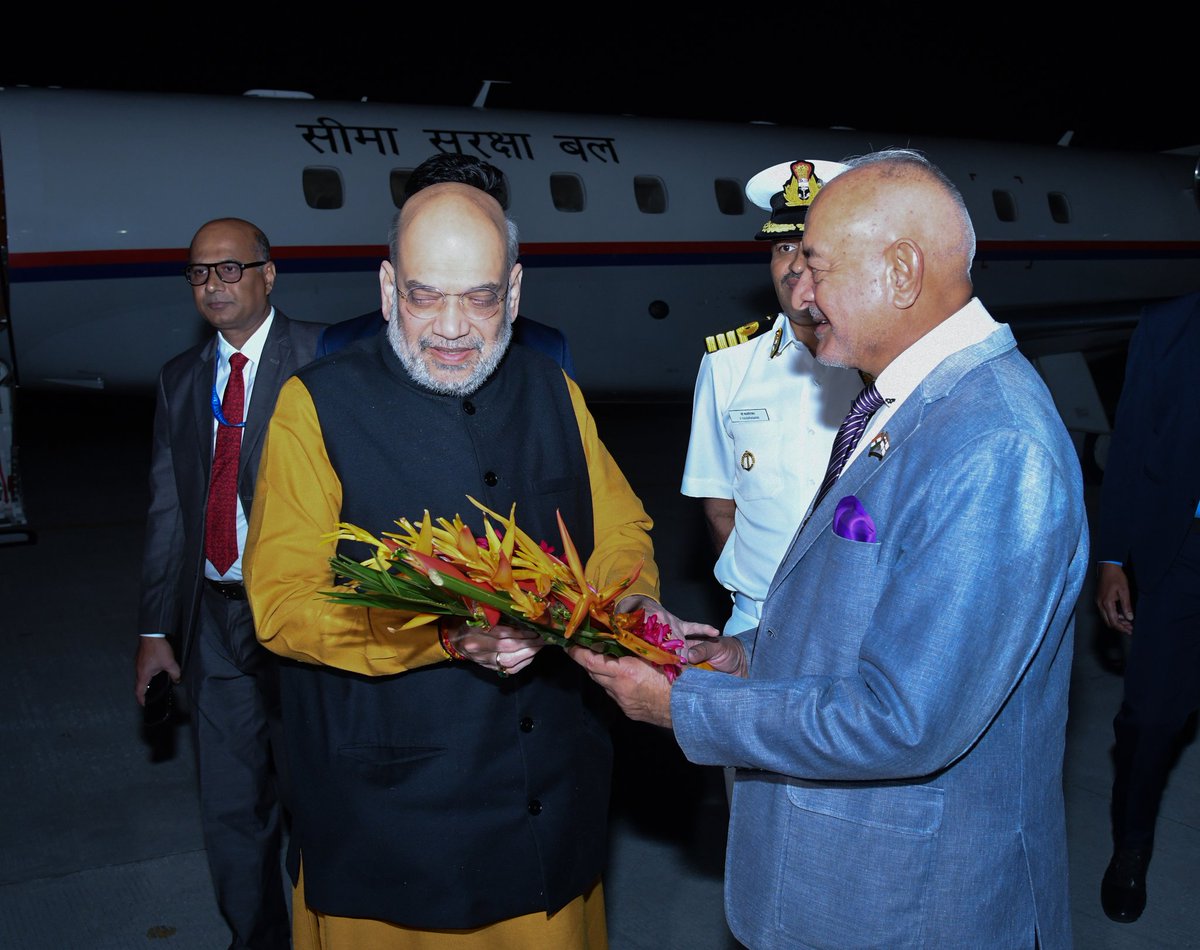 #Gateway2IndoPacific 
#IndianOceanRegion

Hon’ @HMOindia  <a href="/AmitShah/">Amit Shah</a> ji on his visit to #NewAndamans was received &amp; warmly welcomed at #VeerSavarkarInternationalAirport #SriVijayaPuram today by Hon' Lt. Governor <a href="/Admiral_DKJoshi/">Admiral D K Joshi</a> alongwith #CSANI, <a href="/DGPANIslands/">DGP A&N Islands</a> &amp; other Snr.