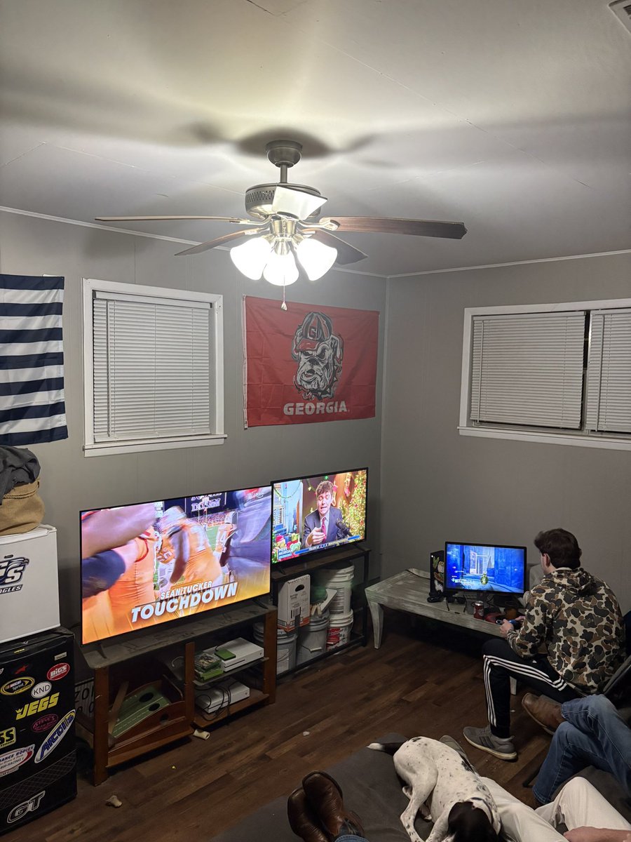 BigRonCallaway's tweet image. The boys are back in town for break. Finals are over. Thursday night football. Nick Fuentes on uncensored . Life is good.#GATA #wanghaf #TNFonPrime