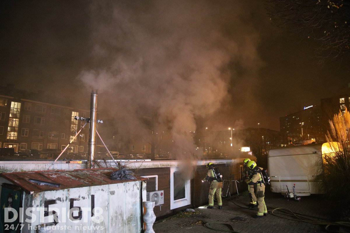 Brand in woonboot Veenendaalkade, Den Haag