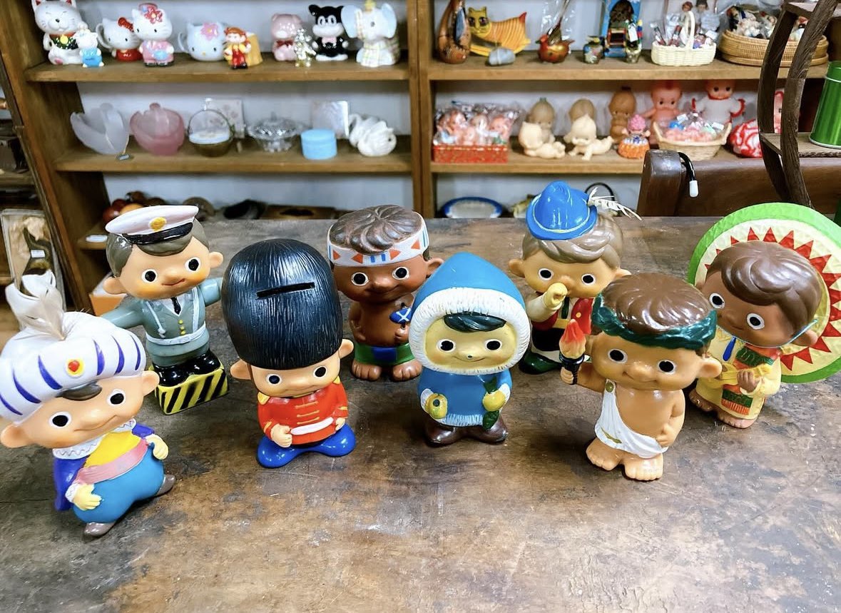 おはようございます^^ ソフビ貯金箱が沢山入荷しました✩.*˚多いので3