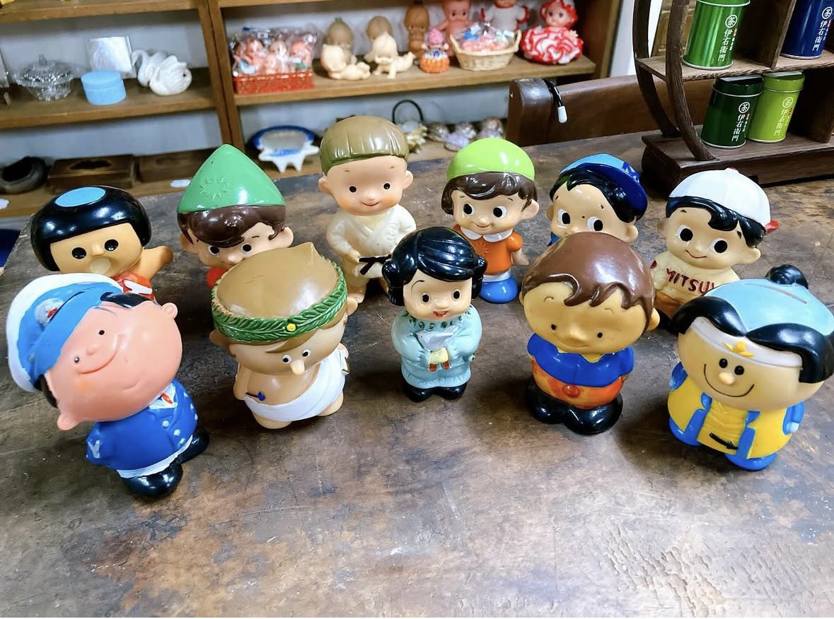 おはようございます^^ ソフビ貯金箱が沢山入荷しました✩.*˚多いので3