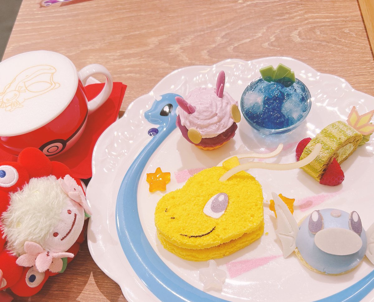 ハクリュープレートのドラゴンタイプスイーツセット、飾りもチョコとか