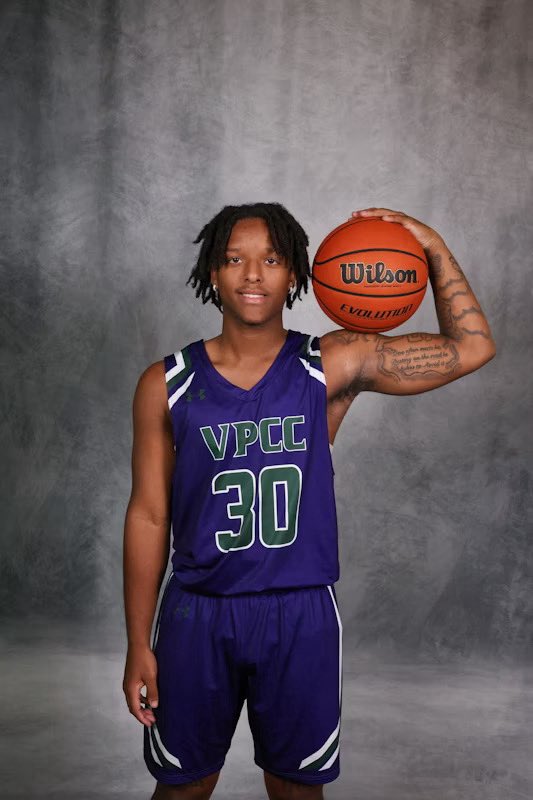 Another battle in the 757

VPCC 88
Apprentice School 72

Jayden Sepulveda (5’9): 18 PTS, 3 AST
Jordan Watlington (6’3): 15 PTS, 11 REB, 4 STL
Dominique Fields Jr. (6’3): 13 PTS, 13 REB, 2 BLK
Jakobe Reed (5’10): 13 PTS