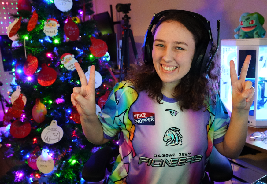 YALL! This new <a href="/PioneersGG/">Pioneers</a> jersey is sick!! Its so cuteeeeee!! I love the colors!! 😍

...also we are live LOL! Time to do some RL placements using the new pioneers decal!!
