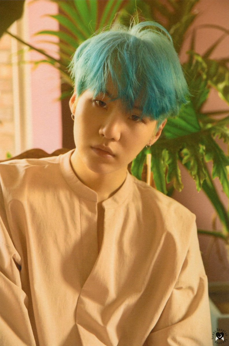 btsfancafe__twt's tweet photo. [scan] Love Yourself (L)    

#SUGA #방탄소년단 #BTS https://t.co/cbnZMsKSnI