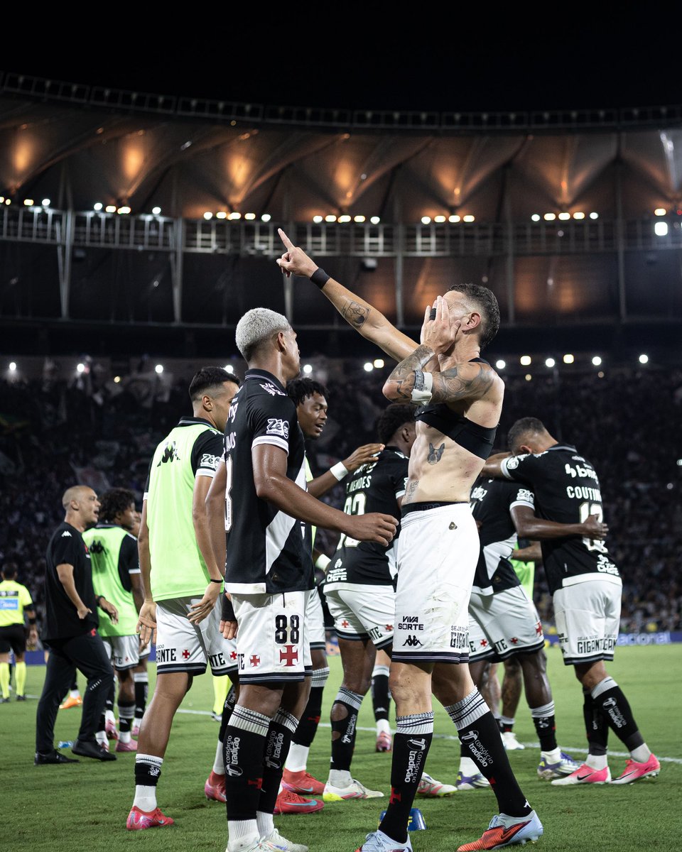 Pablo Vegetti, o 9️⃣9️⃣ do Vasco. 🇦🇷🏴‍☠️

📸: Matheus Lima | #VascoDaGama