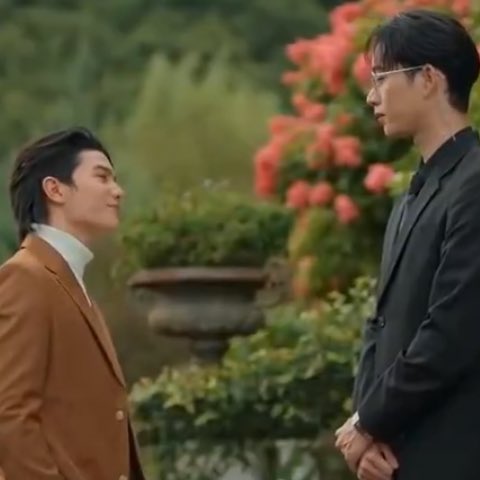 jwillestt's tweet photo. SPECIAL EPISODE OF CALM DOWN, MR ROME?!!! 😭😭😭 GUYS?!!! OUR ROME IS SO POPULAR 😭 NEED READ IT!!!

📓: I didn’t think little Rome would get this popular too hahaha. A little whisper: # CalmDownMrRome has one extra special episode that’s not in the book, you can read it for free on RorRor. If anyone wants a taste of RomeMok’s chemistry or is still craving more, you can go check it out there.

the fact the book is #1 and now our writer giving us that special ep 😭 #WilliamEst