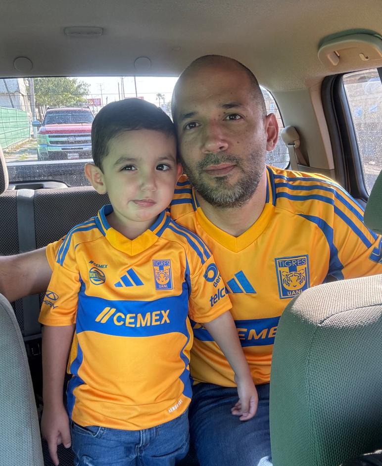 PaezPaezf25's tweet photo. @losprota @BuscapinaMX #FinalBotanera #tigres 
@AztecaDeportes
Saludos desde Tamaulipas ⚽ Nico y Pepe https://t.co/4qCqfeeI2B