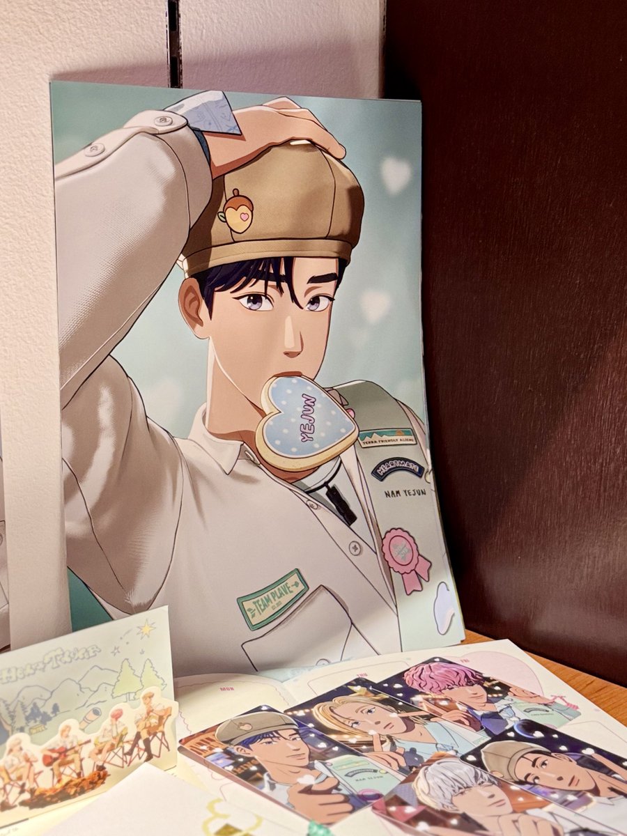 pulmandoo0312's tweet photo. 십카페 첫탐 왔는데 시그 디피됐자는 스탭분 말에 우르르 2층으로 달려가 모이는 플리들 넘 웃기고 귀여웤ㅋㅋㅋㅋㅋ정말이지 발 빠른 팬들ㅋㅋㅋㅋㅋㅋㅋㅋㅋ그리고 2026 시그 정말 미쳤습니다..... https://t.co/OoIy7gibR7