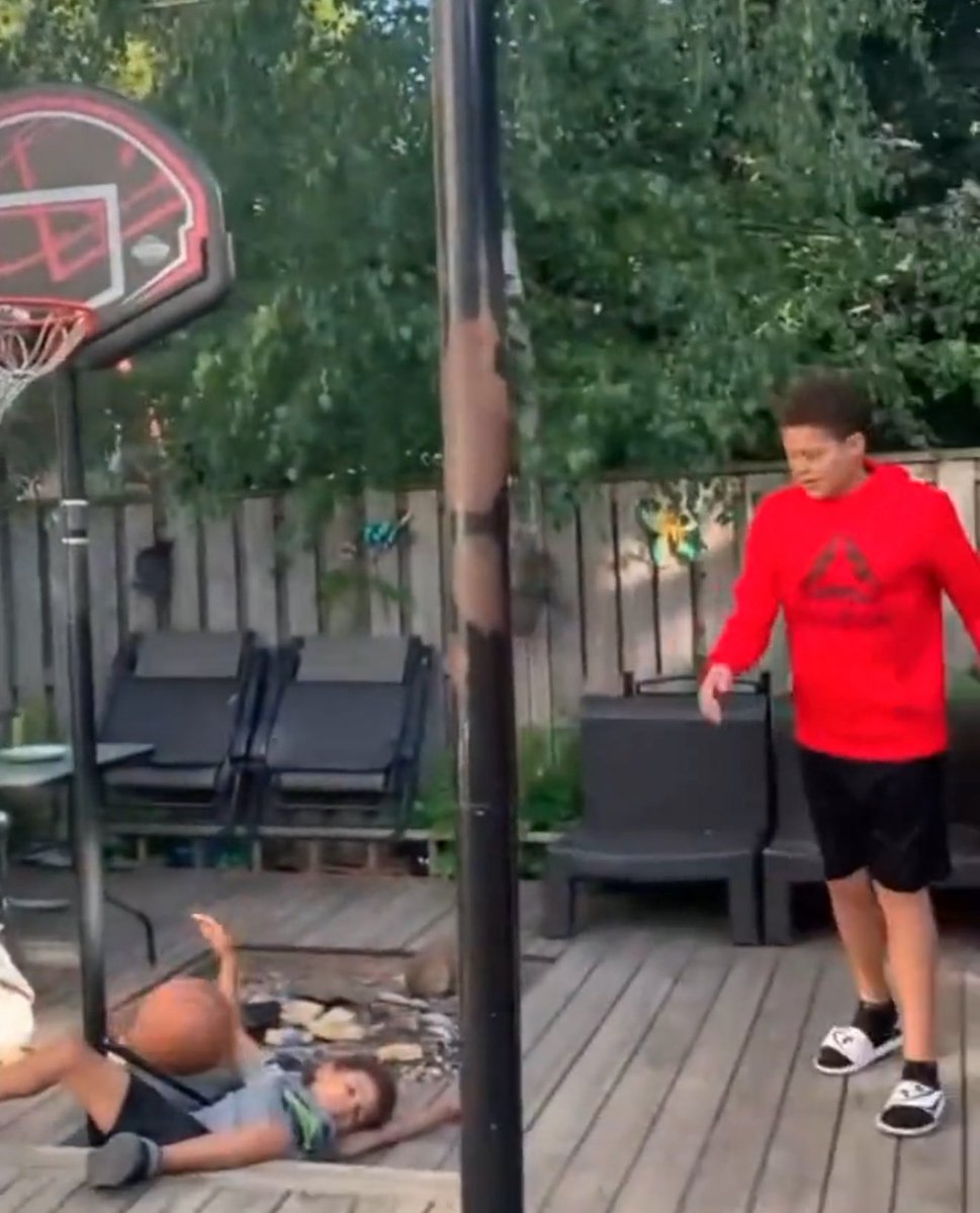 TheSupremeCT's tweet photo. @scottyrocs @FastbreakHoops5 Youngest of 3 speaking from experience. That line right there is what led to this 😂😂😂 https://t.co/IRJTxzf5ed