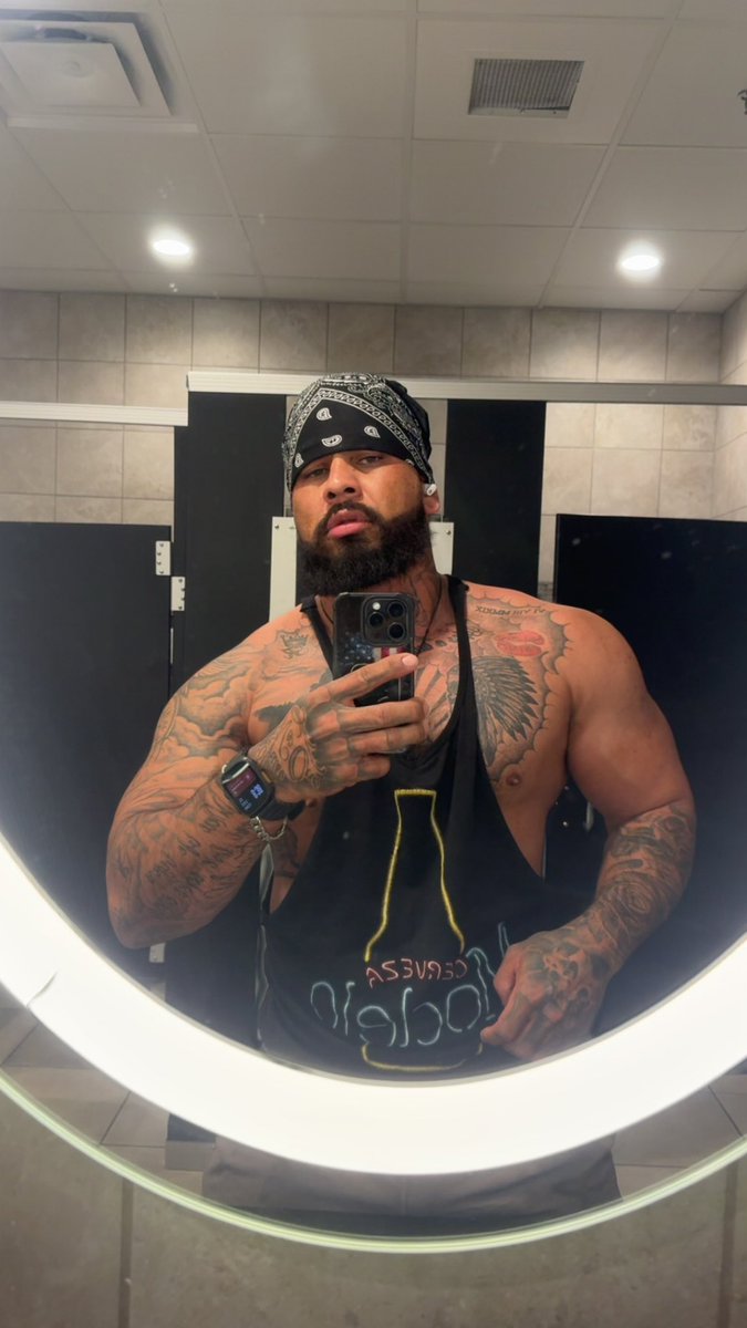 bigb3n10's tweet photo. #musclestud  🔥 https://t.co/NGKfeiWXSX