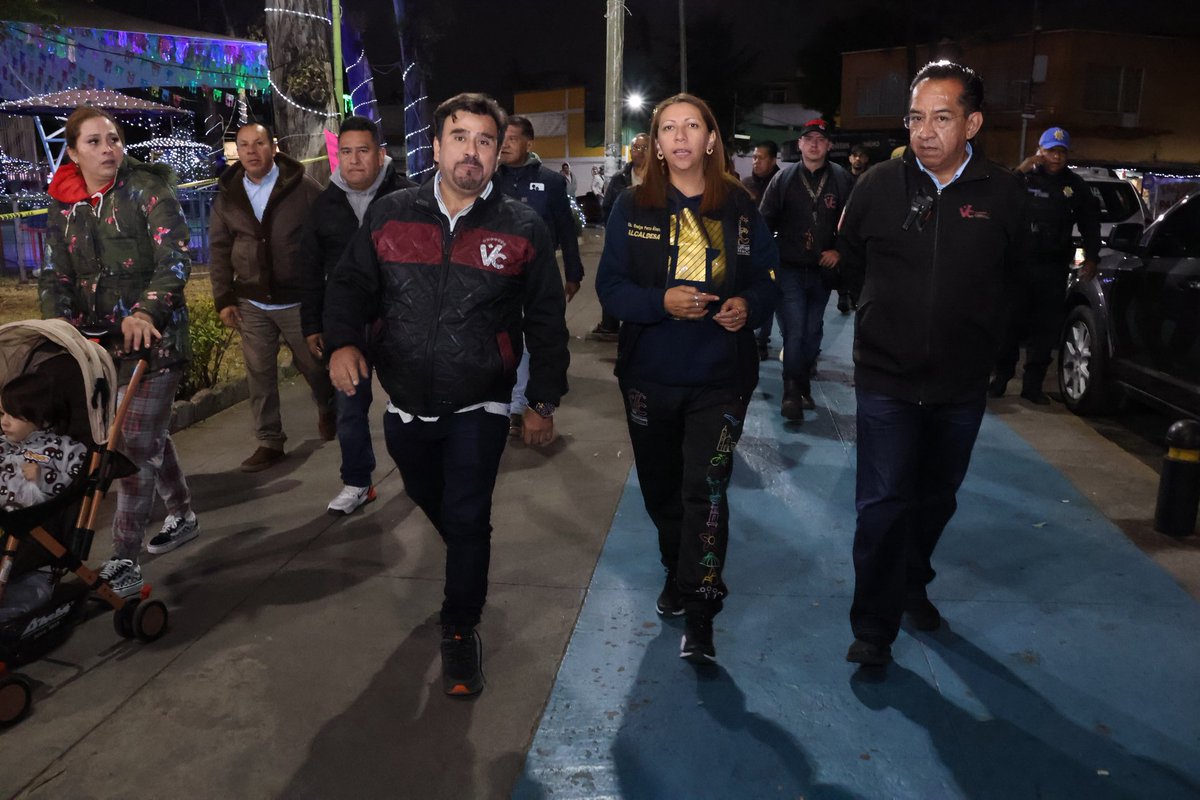 evelyn_parraA's tweet photo. Hoy caminé con las y los peregrinos que cruzan Venustiano Carranza rumbo a la Basílica. Supervisé nuestros puntos de Protección Civil, hidratación y seguridad para asegurar un trayecto tranquilo.
En VC cuidamos su camino y caminamos con ustedes. ✨🙏 https://t.co/itgyAWs5Xw