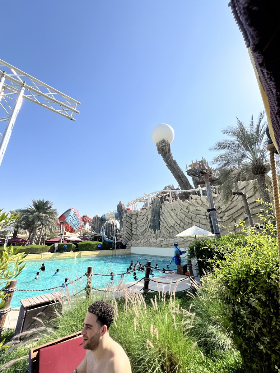 Agora4xyz's tweet photo. Even the water parks have their own prop shops here https://t.co/JykbY0ikAI