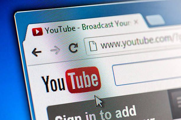 Crypto__Goku's tweet photo. 🚨 YouTube permet désormais aux créateurs américains d’être payés en PYUSD, le stablecoin de PayPal.

La fonctionnalité est déjà active, mais réservée pour l’instant aux États-Unis.